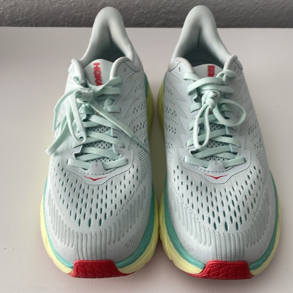 Hoka Clifton 7 - Like New - Picture 2 of 8